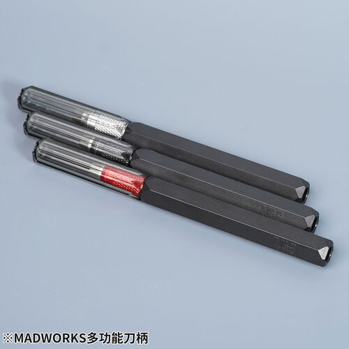 MADWORKS AFFORDABLE TOOL HANDLE FLAT & ROUND - RED