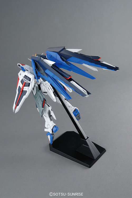 Buy Bandai Hobby Mg 1/100 Strike Freedom Gundam (White Blue